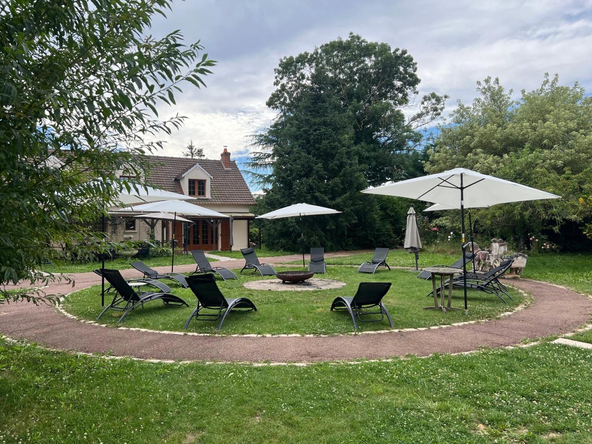 Villa La Cle Des Champs - Les Grais 1H10 De Paris Bazoches-sur-le-Betz Exterior foto